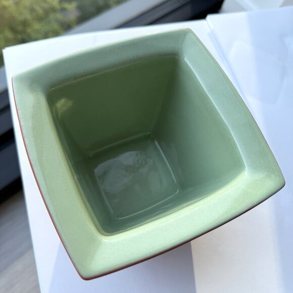 Wedgwood 'Sarah's Garden' Pot Terracotta & Green Small Plant Pot Planter Garden - Picture 7 of 8